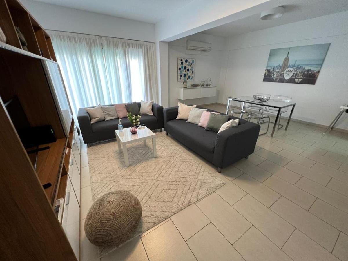 Amazing 2-Bedroom Apartment With Pool!! Лімасол Екстер'єр фото